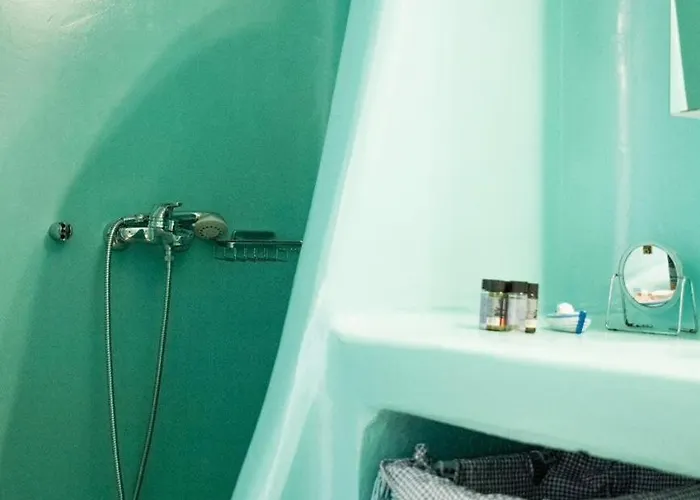 Magenta * Mykonos Town