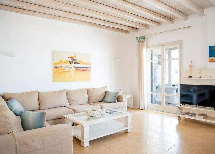 Magenta * Mykonos Town